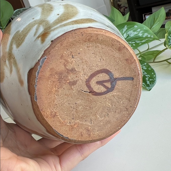 Handmade Neutral Pottery Vase Botanical Leaf Design Vintage - Picture 8 of 15